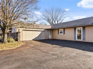 4 Hillcrest Vlg, Pittsburg, KS 66762