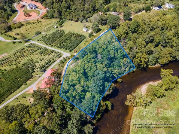 415 Pigeon Ford Rd, Canton, NC 28716