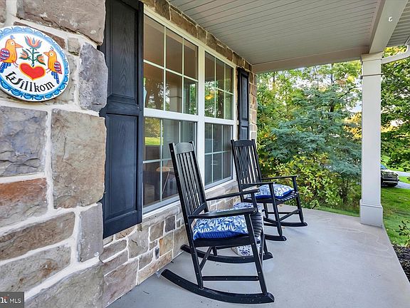 3rd image of 181 Overlook Rd