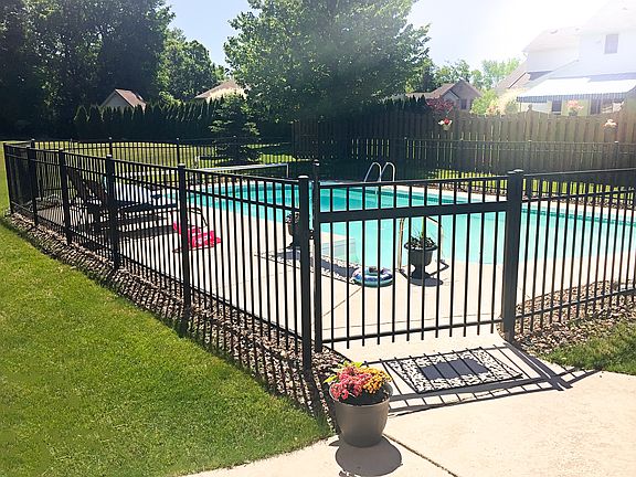 3rd image of 3346 Countryside Ln