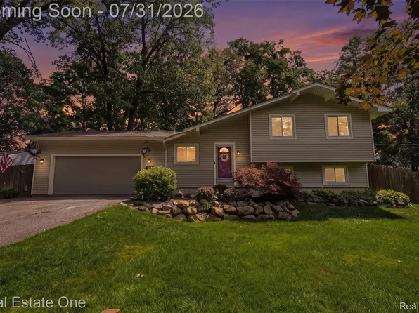 2975 West St, Milford, MI 48380