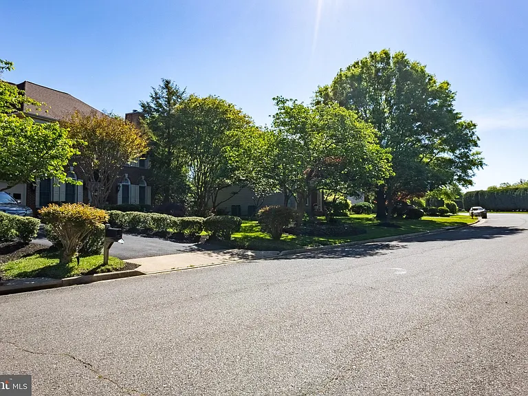 4705 Rippling Pond Dr — Photo 27