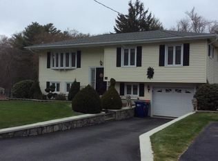 320 Reed Rd, Westport, MA 02790