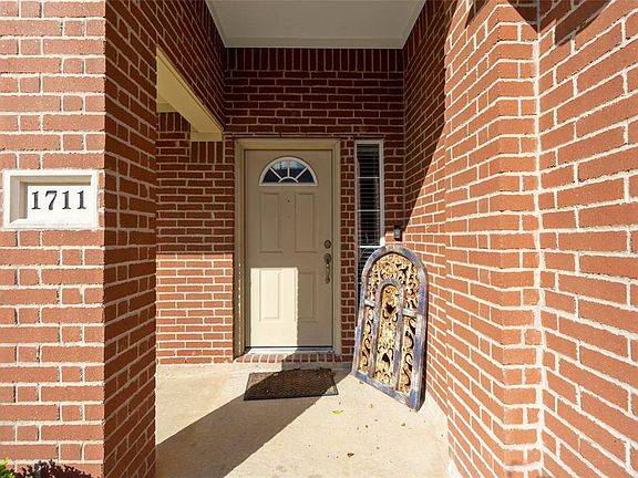 2nd image of 1711 Village Townhome Dr