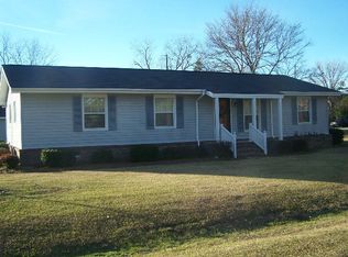 140 Traylor Ave, Fitzgerald, GA 31750
