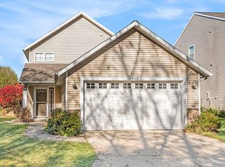 1212 Highland Hill Dr SE, Lowell, MI 49331