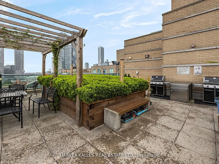 109 Front St E #512 — Photo 24