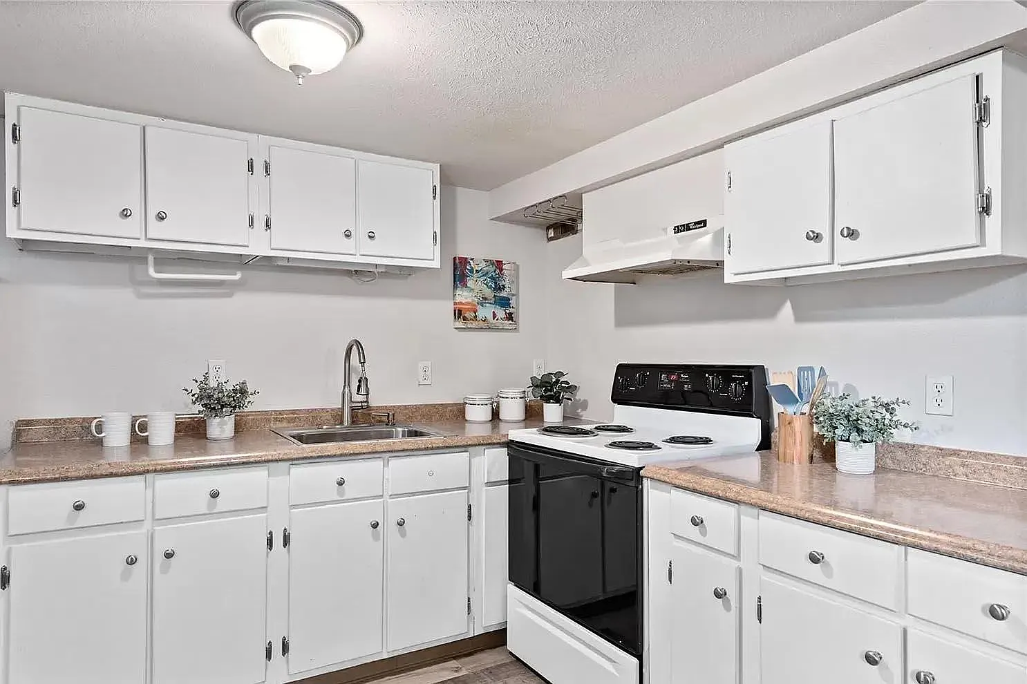 2 bed, 936 sqft, $1,800 — Photo 3