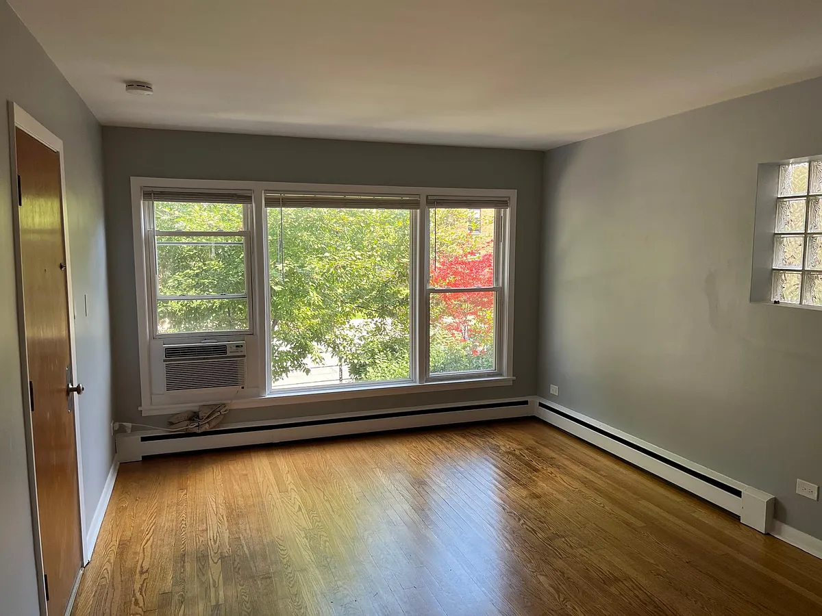 Building Photo - 3620 N California Ave #1