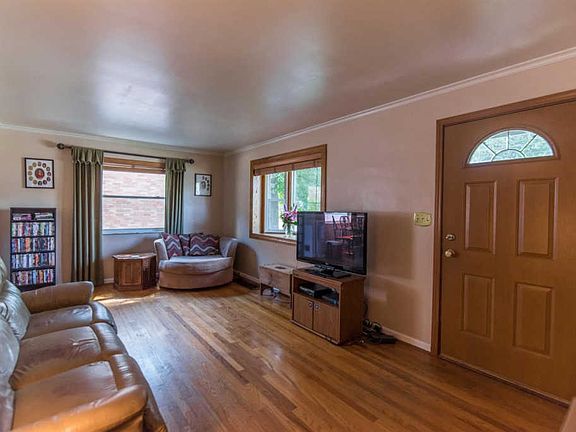 3rd image of 7076 Jeannie Ave