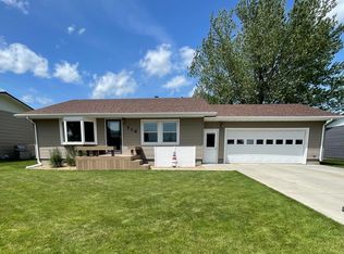 716 12th St W, Mobridge, SD 57601