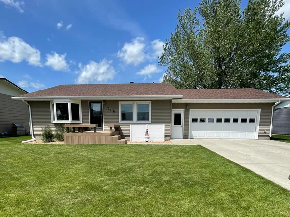 716 12th St W, Mobridge, SD 57601
