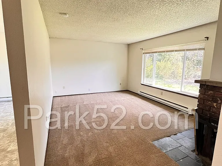 22306 42nd Ave E — Photo 2