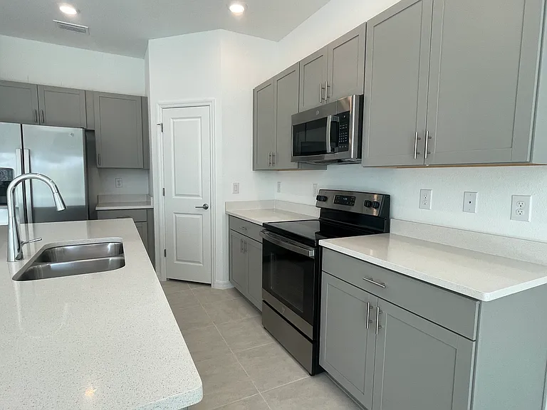 2306 Paravane Way — Photo 9