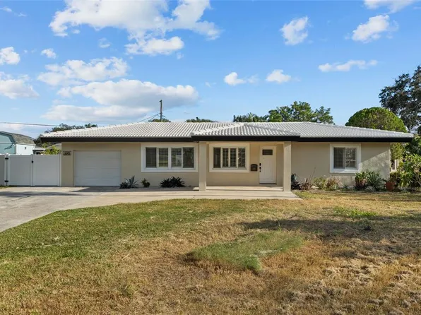 4681 Shore Acres Blvd NE, Saint Petersburg, FL 33703