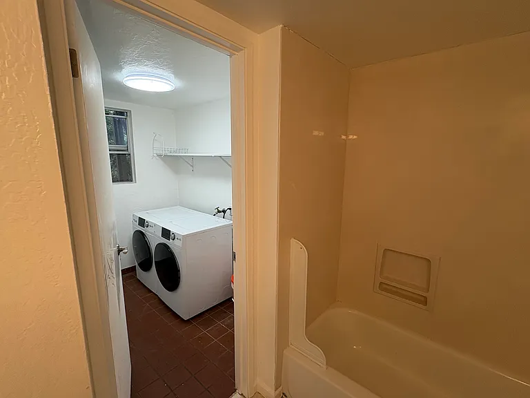 2820 London Rd — Photo 16