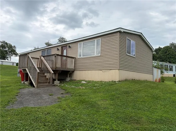67 Ahern Dr, Mount Bethel, PA 18343