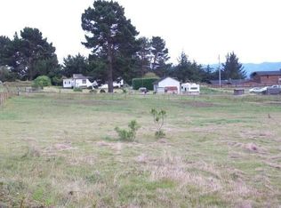 155 Hay Rake Ln, Loleta, CA 95551