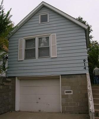 1st image of 914 Farrington St