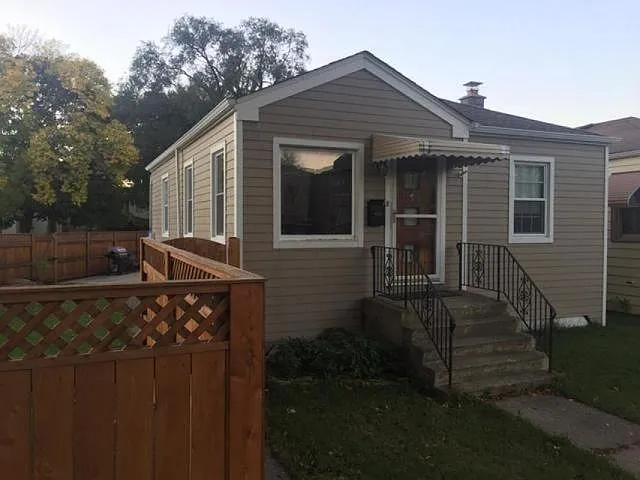 8243 W Forest Preserve Ave photo 1