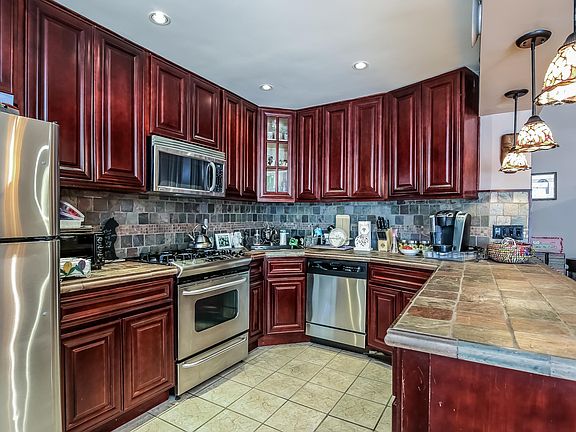 4th image of 2538 E 63rd St