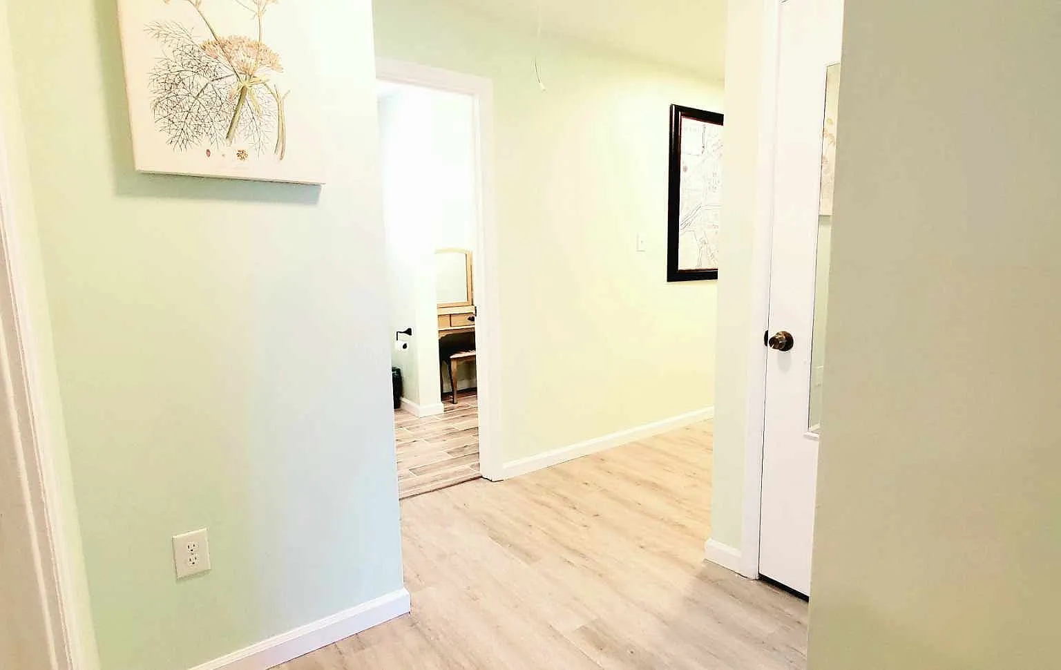 4 bed, 2.0 bath, 1700 sqft, $3,200 — Photo 2