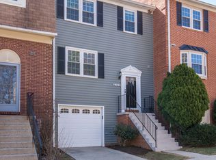 8593 Raglan Rd, Vienna, VA 22182