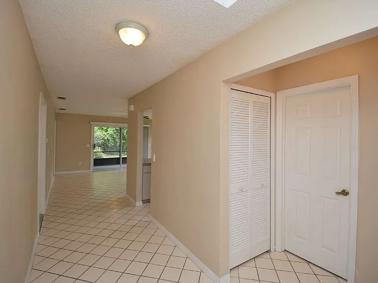30 Farmsworth Dr #B — Photo 7