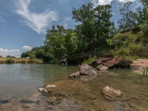 Pfiester Rd, Fredericksburg, TX 78624