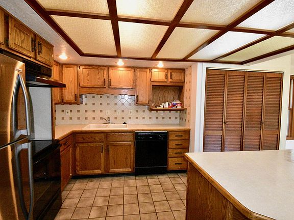 4th image of 334 Fairview Dr
