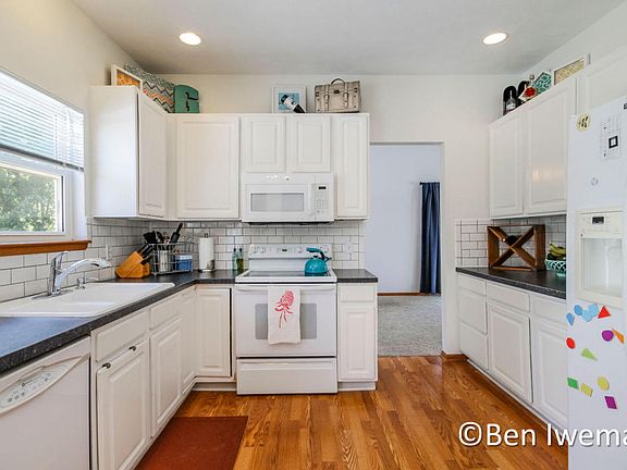 5th image of 10935 Thornberry Way