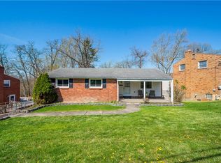 1429 Meadowlark Dr, Pittsburgh, PA