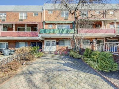 5039 60th Street, Flushing, NY, 11377