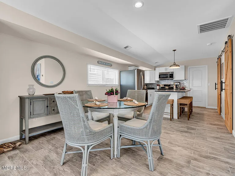 208 Mallard Ln — Photo 17