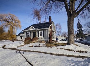 818 N Van Buren St, Green Bay, WI 54302