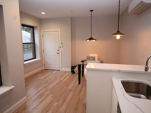 5th image of 46 Clifton Pl #1D