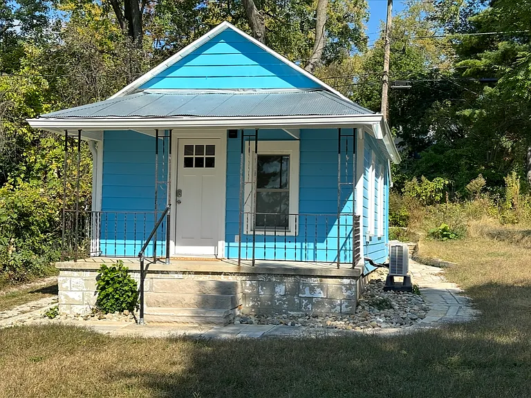 804 W 7th St — Photo 12