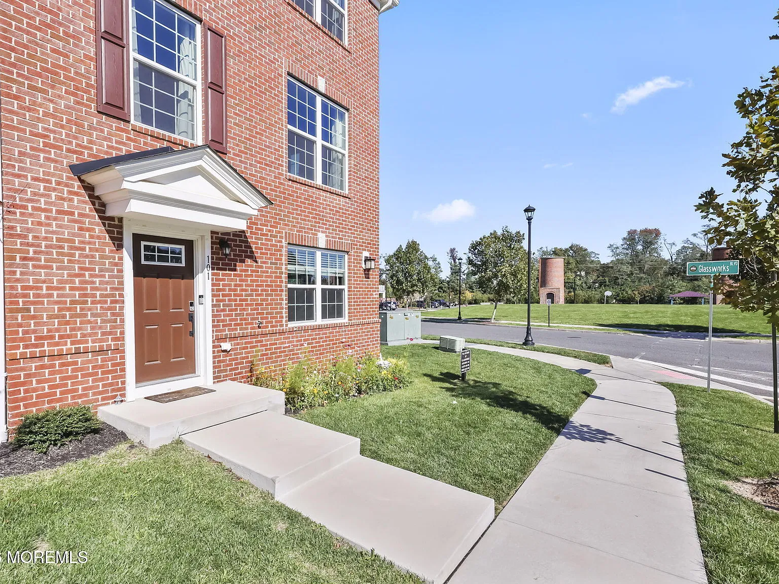 3 bed, 3.5 bath, $4,000 — Photo 4