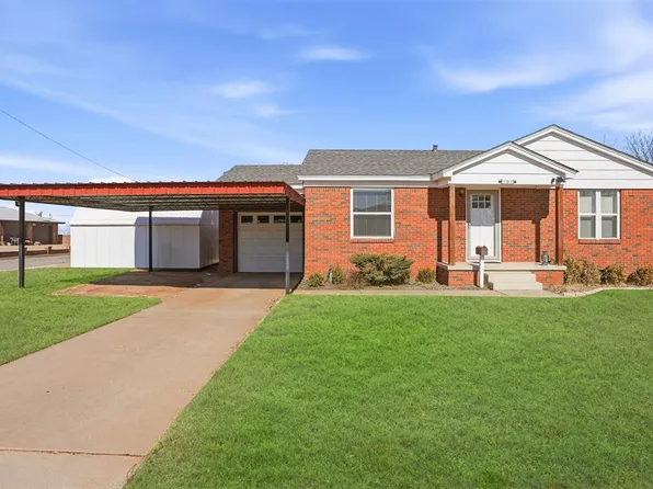 101 Memorial Dr, Mangum, OK 73554