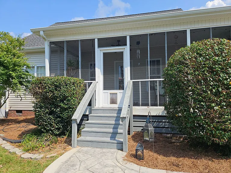 142 Shellbank Dr — Photo 32