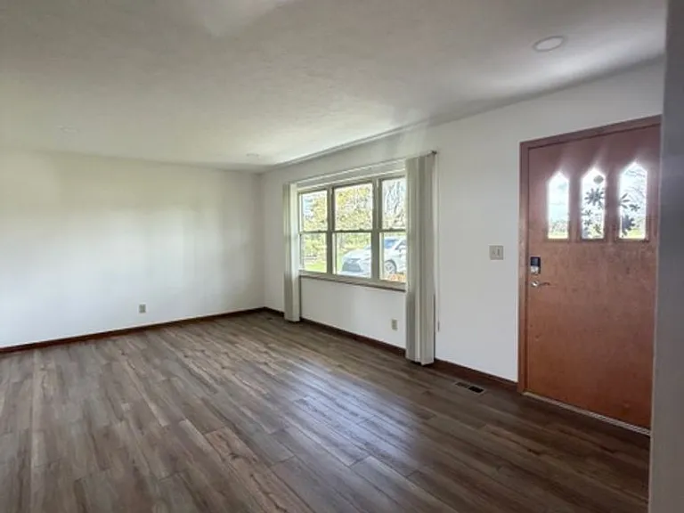 2201 Grey Ridge Rd — Photo 14
