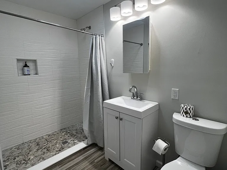 14 Lincoln Ave W — Photo 7