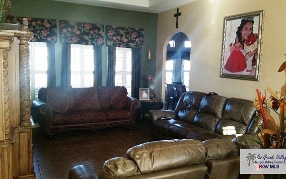 2nd image of 2913 Westchester Ln