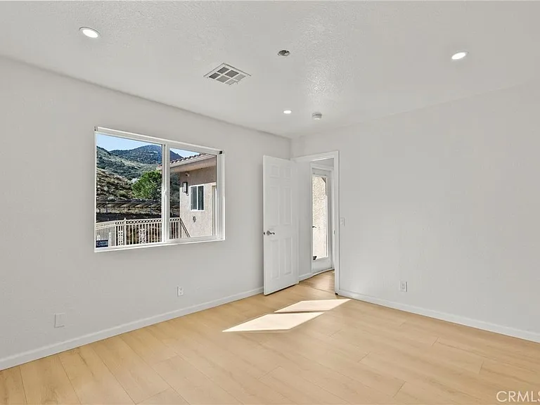 1138 Lakeview Dr — Photo 37