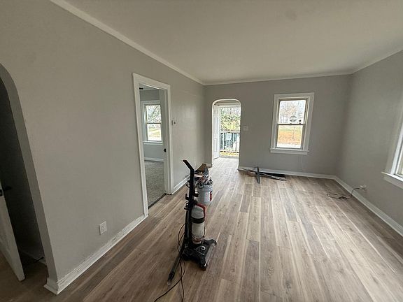 3rd image of 1116 E Taylor St