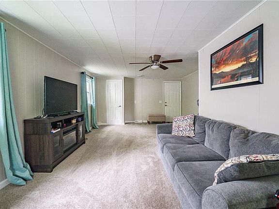 5th image of 4855 Beachwood Dr