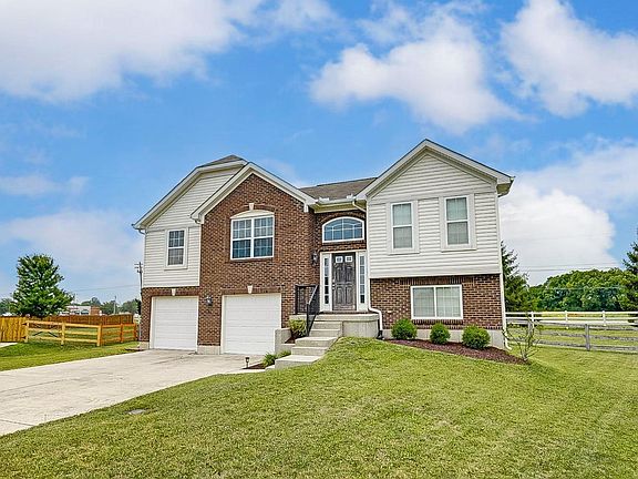 2nd image of 919 Regency Ct