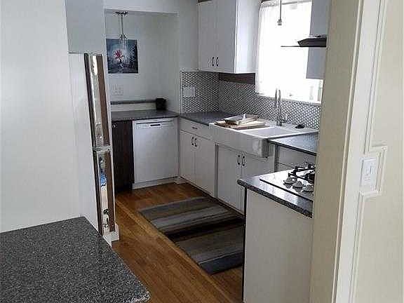 5th image of 3498 Fairmount Blvd