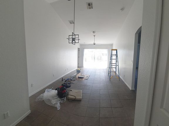 4th image of 2210 NE 6th St