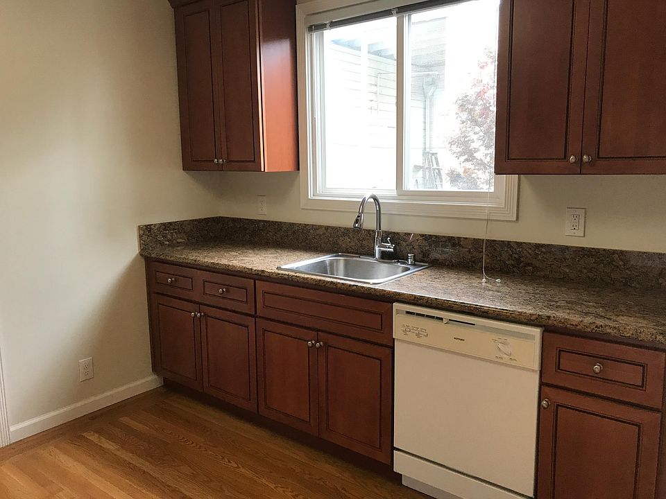 1st image of 557 24th Ave